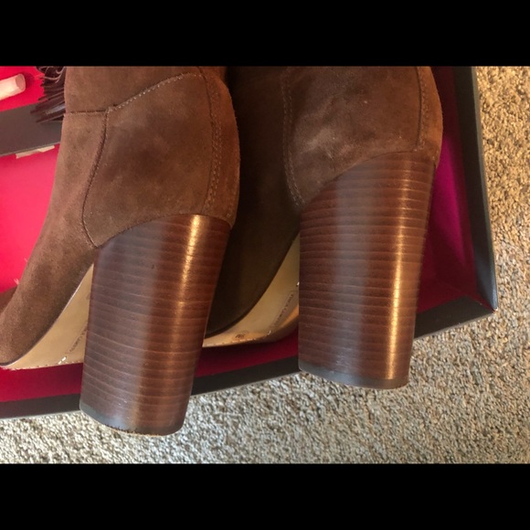 VINCE CAMUTO BOOTS - Picture 9 of 13